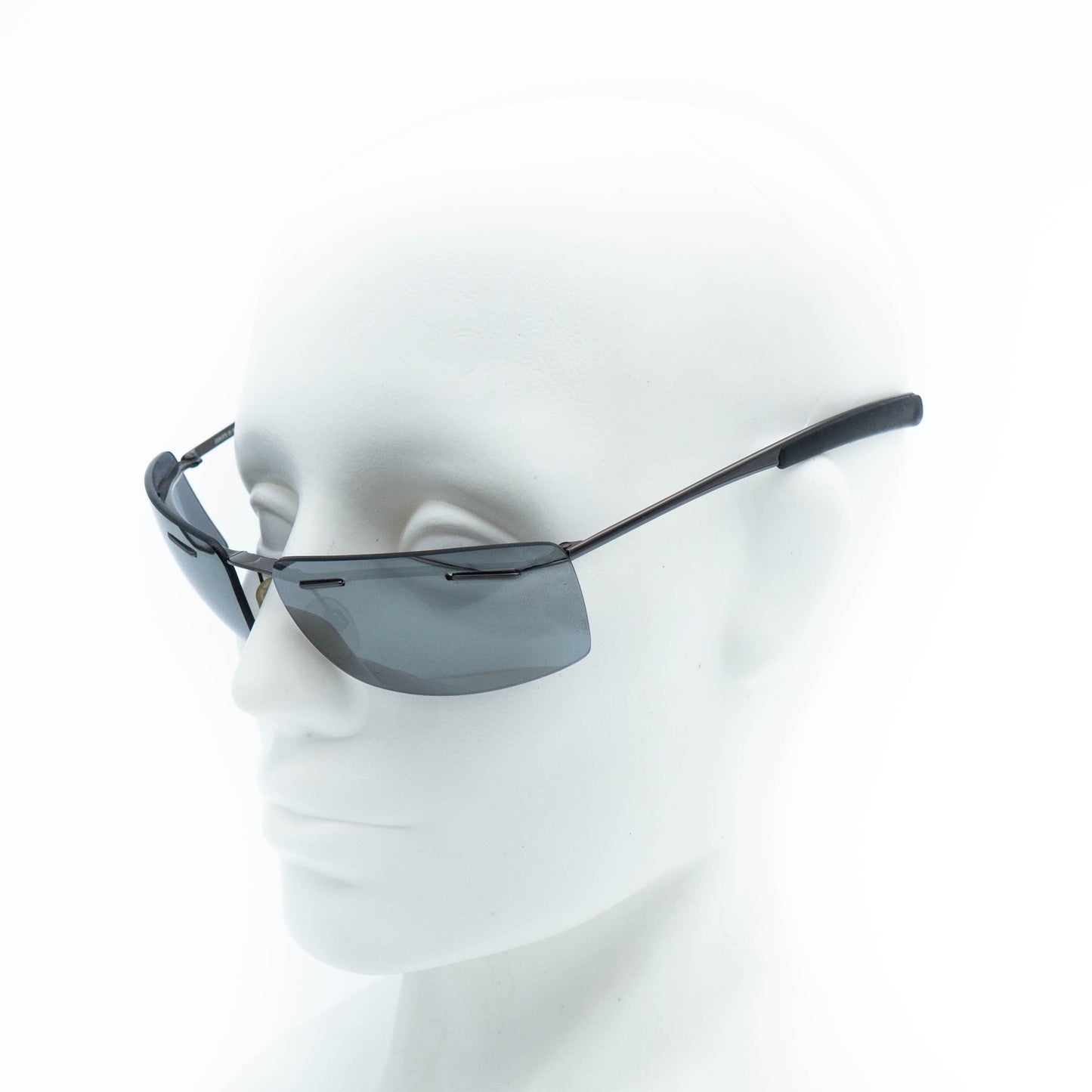 Armata Di Mare ADM S631 on mannequin angled view