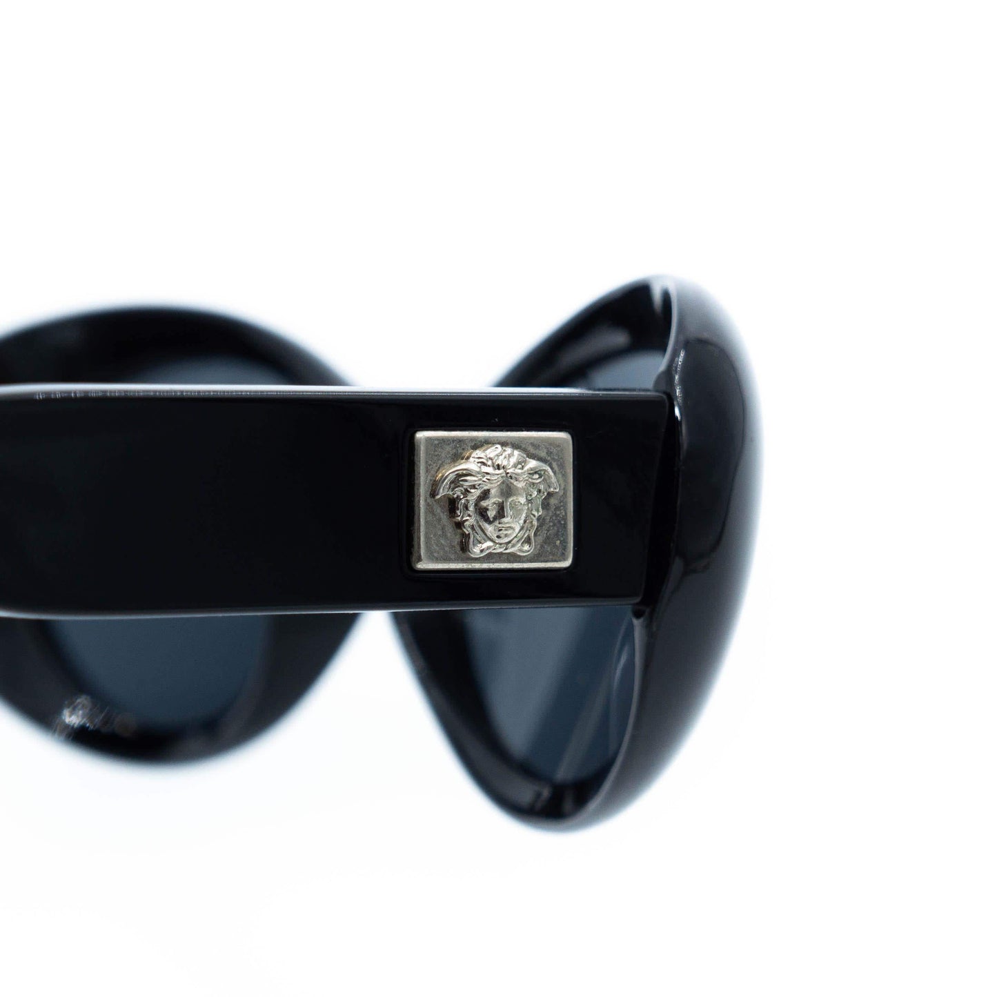 Versace 475E side view showing logo