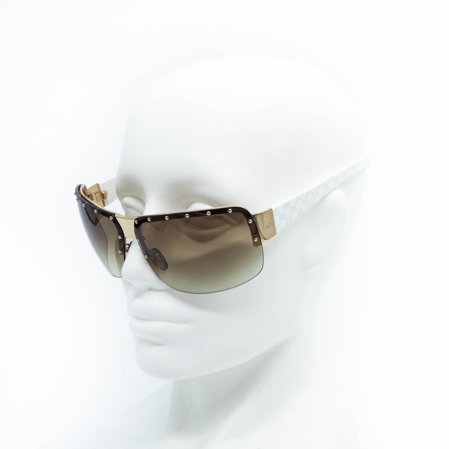 Gucci GG 1819/S sunglasses on mannequin