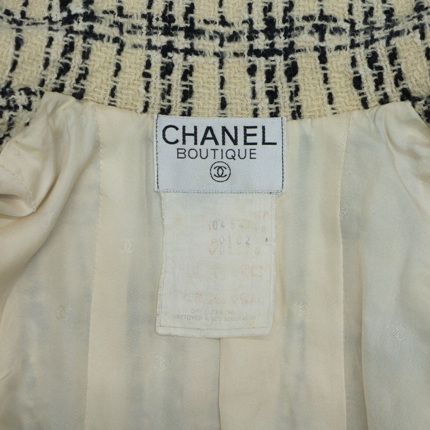 CHANEL Cream Wool Beige Blazer Jacket Vintage 80s 90s