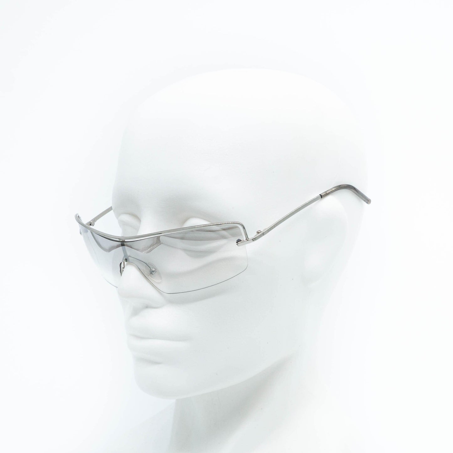 Gucci GG 2683/S sunglasses on mannequin