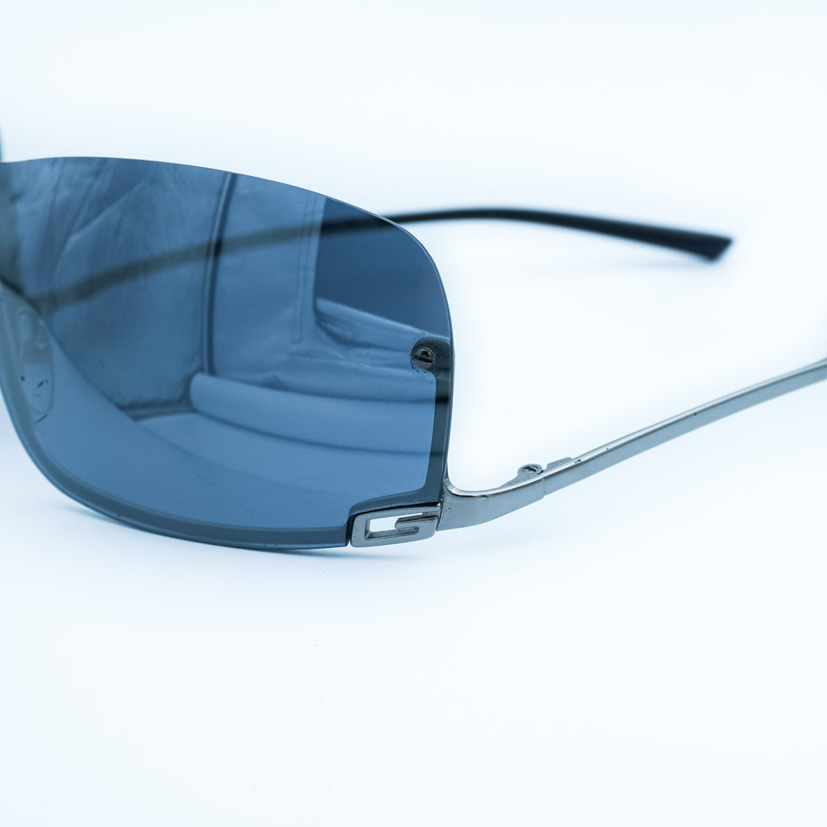 GUCCI GG 1690 Silver Shield Rimless Sunglasses Vintage